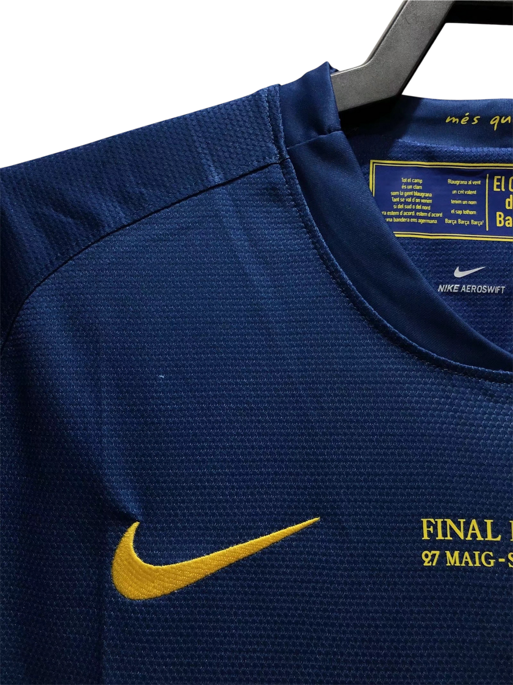 Camisa Barcelona 2009 final de Champions league detalle del cuello y logo de Nike